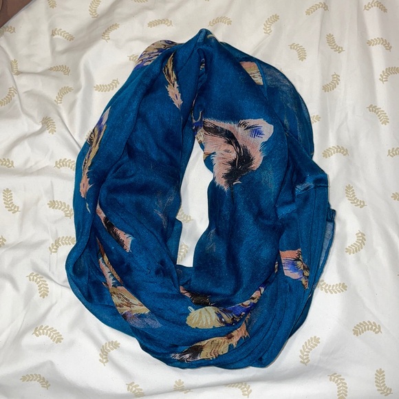 Infinity scarf - Picture 1 of 1